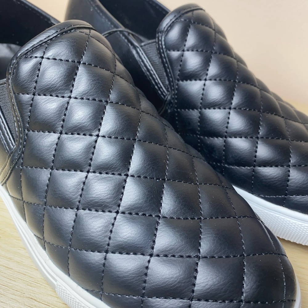 Steve Madden Slip On Sneakers NWT - Picture 3 of 8